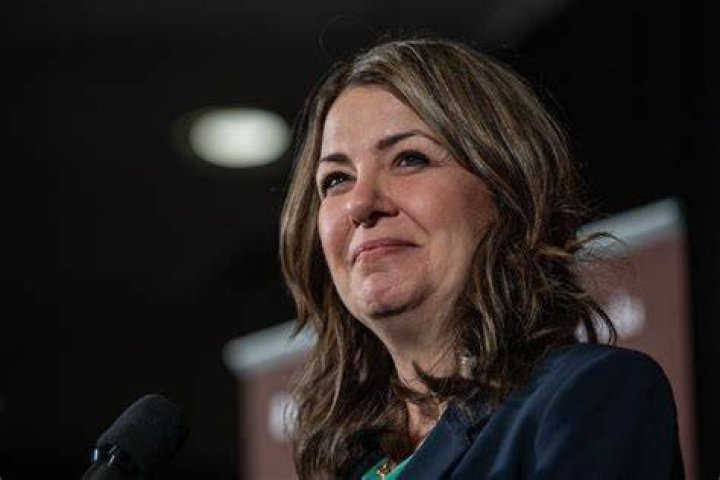 NEWSMAKERPopulist premier Danielle Smith gaffes to win close