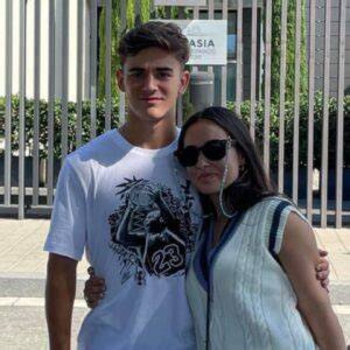 Pablo Gavi Siblings Sister Aurora Páez Gavira And Brother