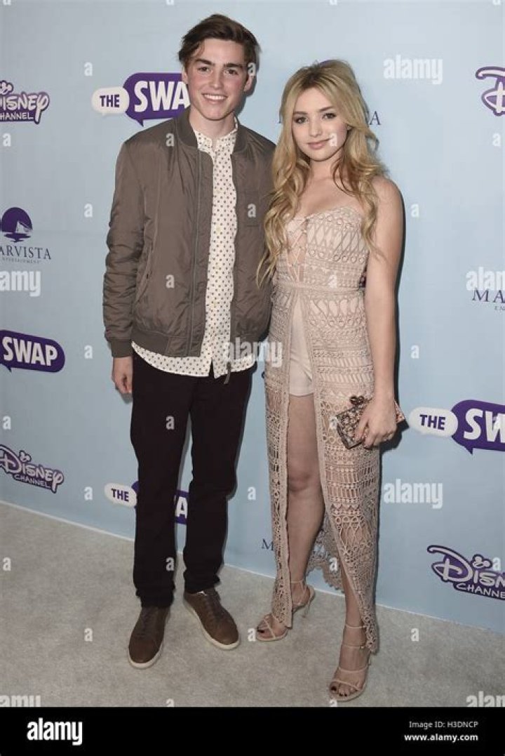 Peyton Roi List and boyfriend Cameron Monaghan spotted out in New York City