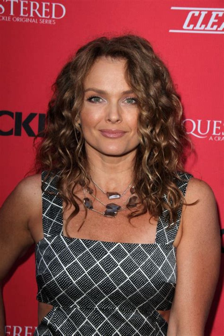 Picture of Dina Meyer