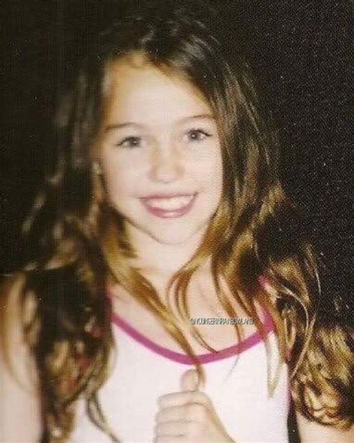 Pin by Kenan SARIKAYA on Celebrities in 2021 Noah cyrus, Celebrities