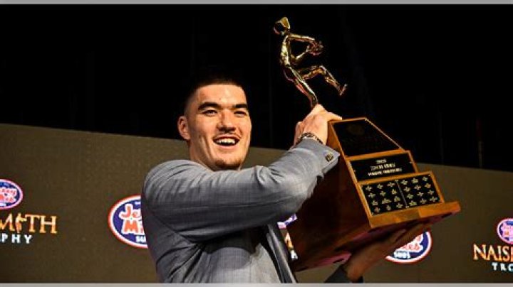 Player of the Year Zach Edey withdraws from NBA Draft, will return to