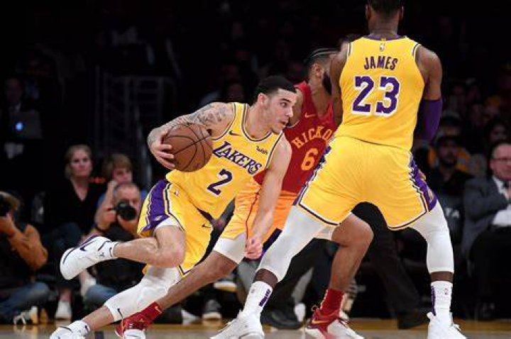 Podcast Kevin Arnovitz talks Lakers; Lonzo Ball closes win against