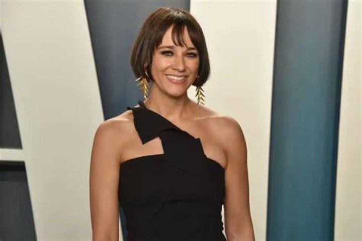 Rashida Jones Bio, Net Worth, Height, Boyfriend, Body Measurements, Affair, Married & Ethnicity