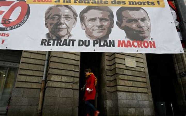 R&eacute;forme des retraites Emmanuel Macron d&eacute;cide de recourir au 49.3 et