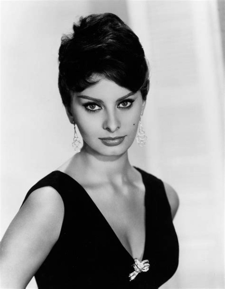 REFLECTIONS Sophia loren, Sophia loren images, Sofia loren