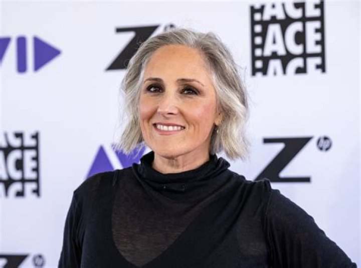 Ricki Lake Posts a Photo of Her "Dramatic Success" Following Hair Loss
