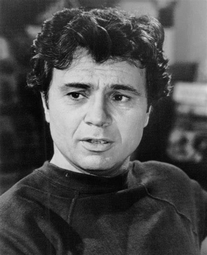 Robert Blake and Fianc&eacute;e Stroll Arm in Arm Ahead of Their Wedding