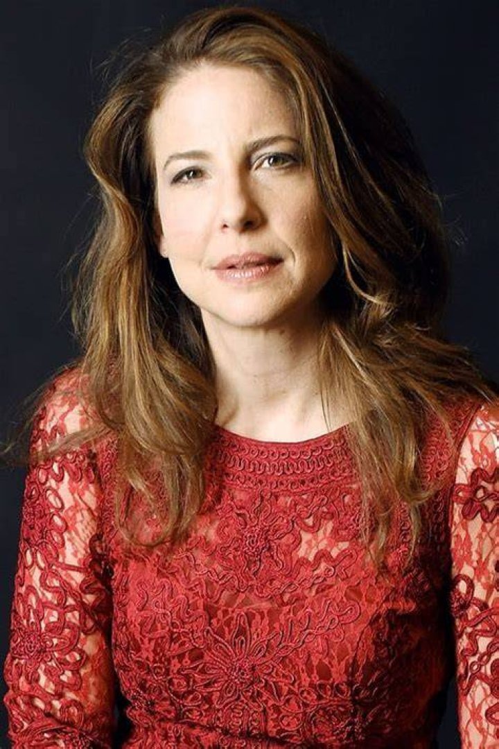 Robin Weigert, Born 7 July 1969, Washington, District of Columbia, USA SolarMovie