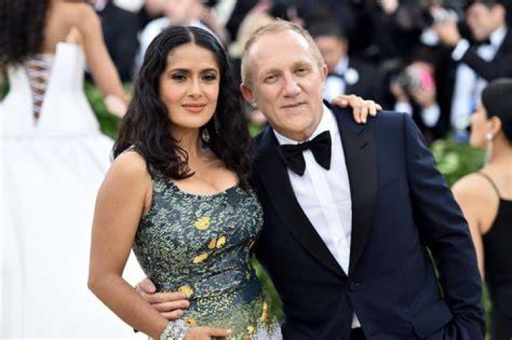 Salma Hayek net worth The enormous fortune of the actress richer than