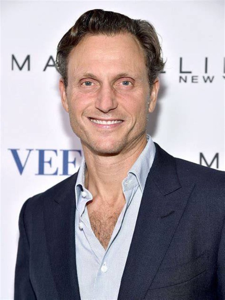 Scandal Tony Goldwyn Posts Instagram Before Directing Episode for