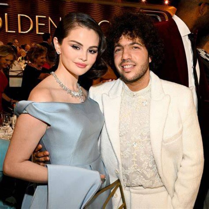 Selena Gomez Movie Date with Pregnant Mom Mandy! Photo 2883388 Pregnant Celebrities, Selena