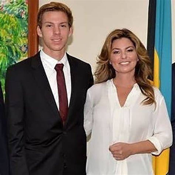 Shania Twain and her son Eja(12) Shania twain, Shania twain pictures