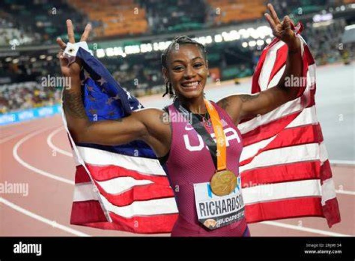 Sha’Carri Richardson gives World gold medal to ‘momma’ 2 years after