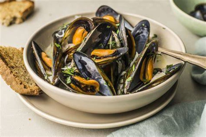 Steamed Mussels in White Wine Recipe