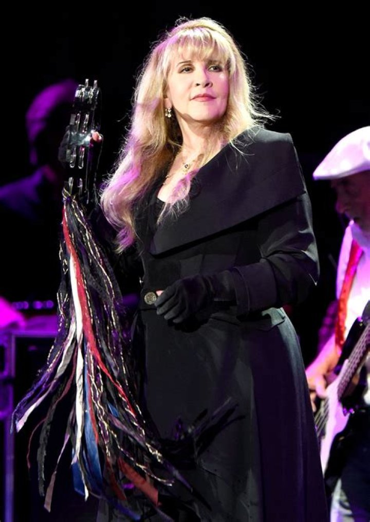 Stevie Nicks Biography, Age, Career, Husband, Family, Net Worth