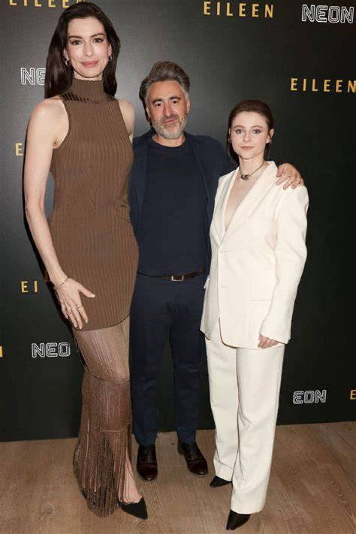 Tall Anne Hathaway by tallBabes on DeviantArt