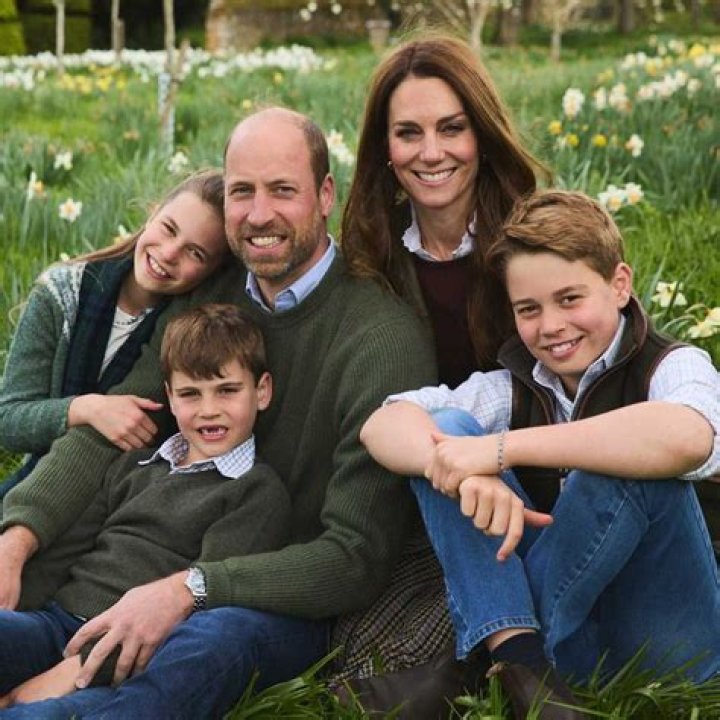 The LeoniDuchovny family at the park