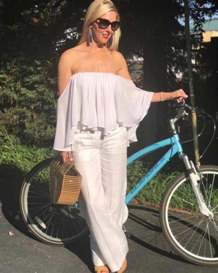 Tiffani A Johnston (tiffaniatbretonbay) // all white outfit // summer