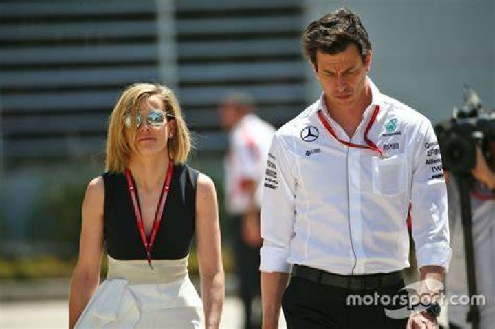 Toto Wolff Esposa, Fumar, Origen, Tatuajes y Patrimonio 2024 Taddlr