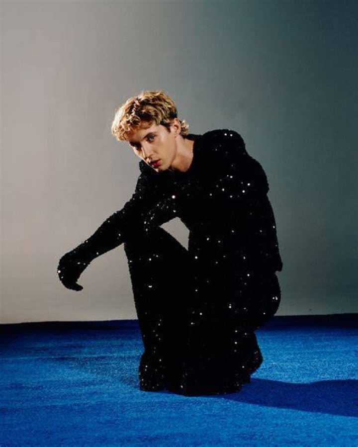 Troye Sivan Troye sivan photoshoot, Singer, Troye sivan songs