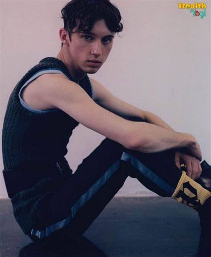 Troye Sivan Workout Routine And Diet Plan Health Yogi