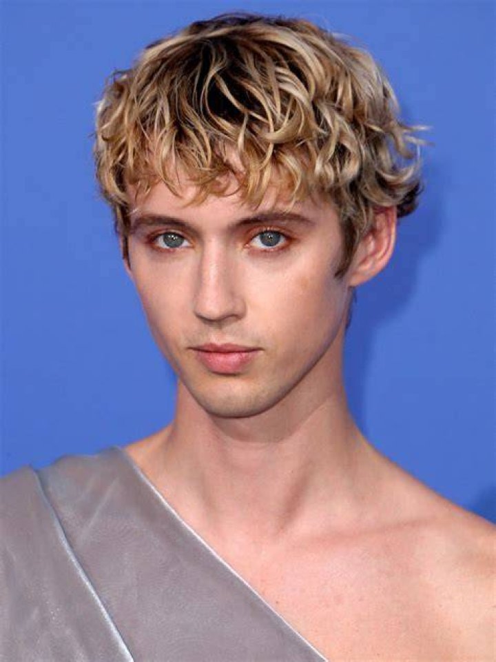Unveiling The Secrets: Troye Sivan's Height And Its Significance