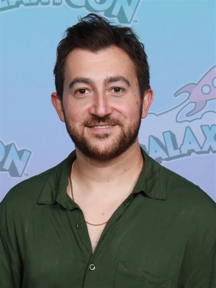 Vincent Martella Age, Bio, Girlfriend, Parents, Net Worth & Height