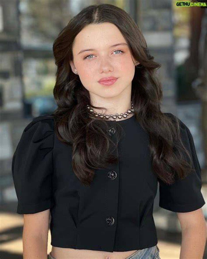 Violet McGraw, List best free movies The Haunting of Hill House