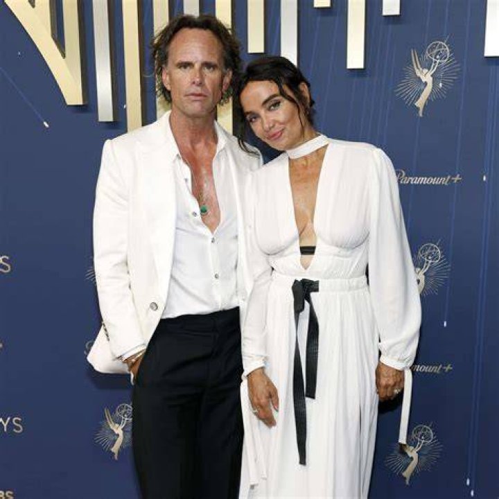 Walton Goggins 2023 Wife, net worth, tattoos, smoking & body facts
