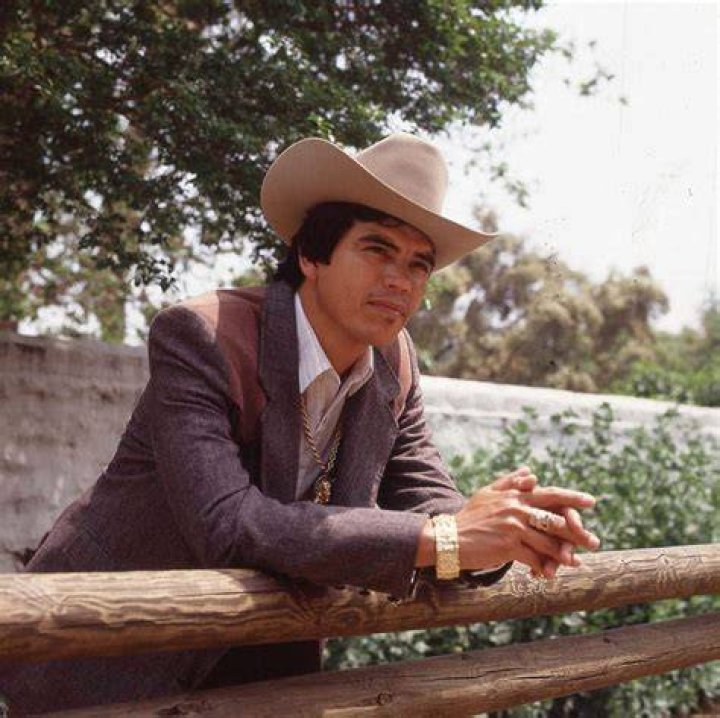 Who Is Chalino Sanchez's Sister, Juana Sanchez? Y&ecirc;n Trấn