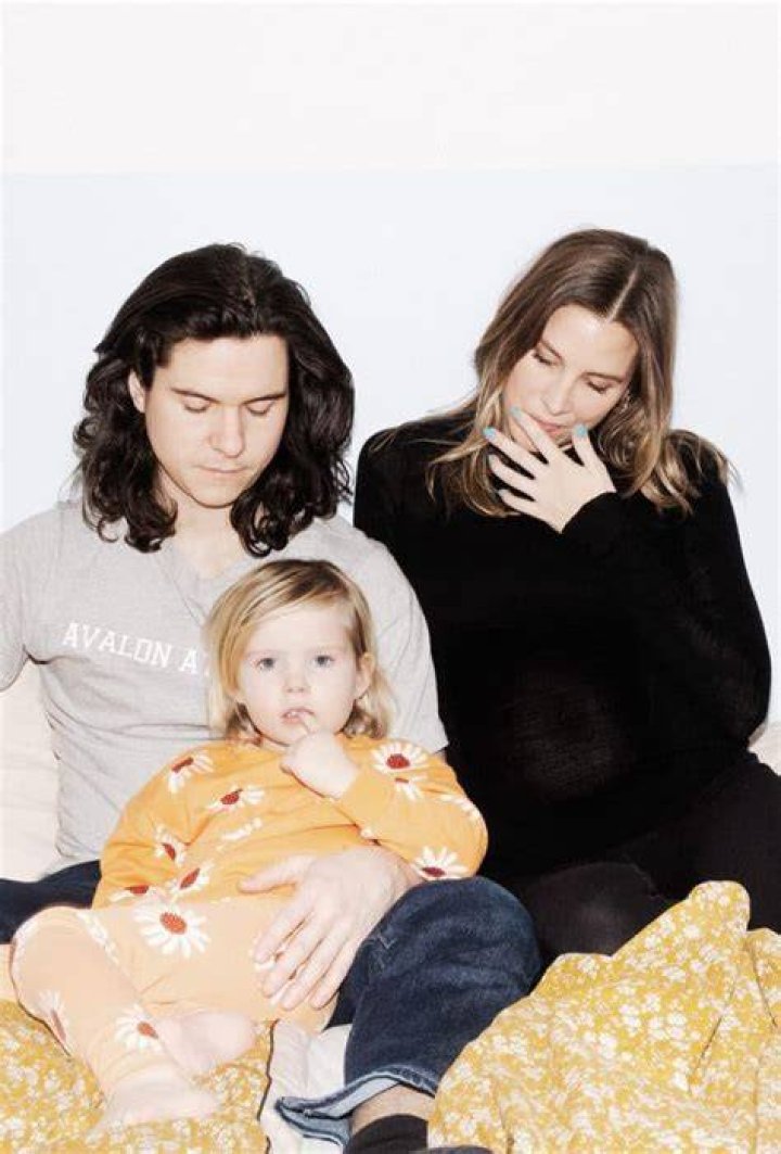 Who is Lukas Graham married to? Your daily dose of